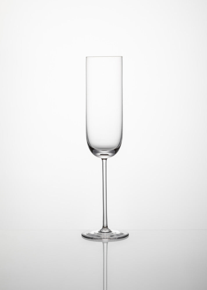 Designová sklenice na šumivé víno